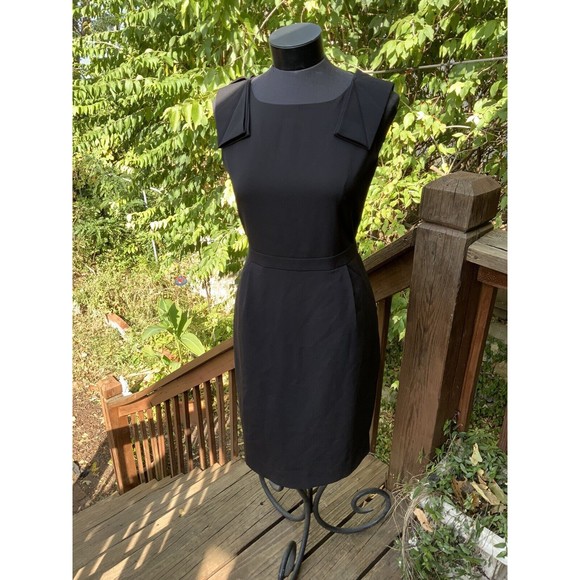 J.CREW Dresses & Skirts - J Crew Suiting Black Audrey Hepburn Classic Fitted Sleeveless Sheath Dress Sz 2